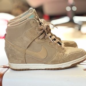 Nike dunk wedge hi essentials desert camo